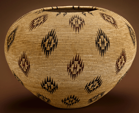 Degikup basket by Louisa Keyser (circa 1850‱925), also known as Dat So La Lee, Carson City, Nev., 1912‱3. Willow, western redbud and bracken fern foot. Sold as part of the Green Collection at Parke-Bernet in 1971, this basket was originally retailed by Amy and Abe Cohn at their Emporium Company in Carson City. Two closely related baskets are in the Eugene and Clare Thaw Collection at the Fenimore Art Museum.