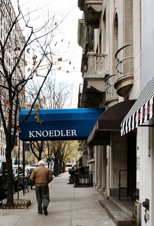The exterior of Knoedler Gallery at 19 East 70th Street in Manhattan. †Antiques and The Arts Weekly, Laura Beach photo