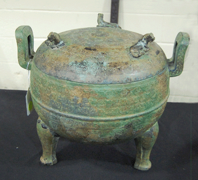 The bronze vessel dated from the Warring States period and sold for $30,420.