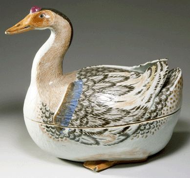 The Chinese Export porcelain nesting goose soup tureen and cover from about 1760‸0 flew to $123,900.