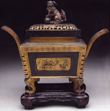 The Eighteenth Century Shakudo incense burner realized $35,650.