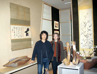 Kakurezaki Ryuichi with Joan Mirviss, who mounted the first major solo show outside of Japan of the Bizen ceramist's work.