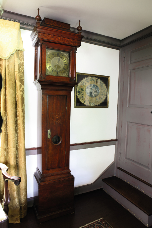 Lewis Family William and Mary inlaid walnut tall case clock, case probably by Thomas Thomas, works by John Wood Sr, Philadelphia, circa 1730, $ 162,500<br>($ 50/75,000). Sotheby's Irvin and Anita Schorsch Collection.