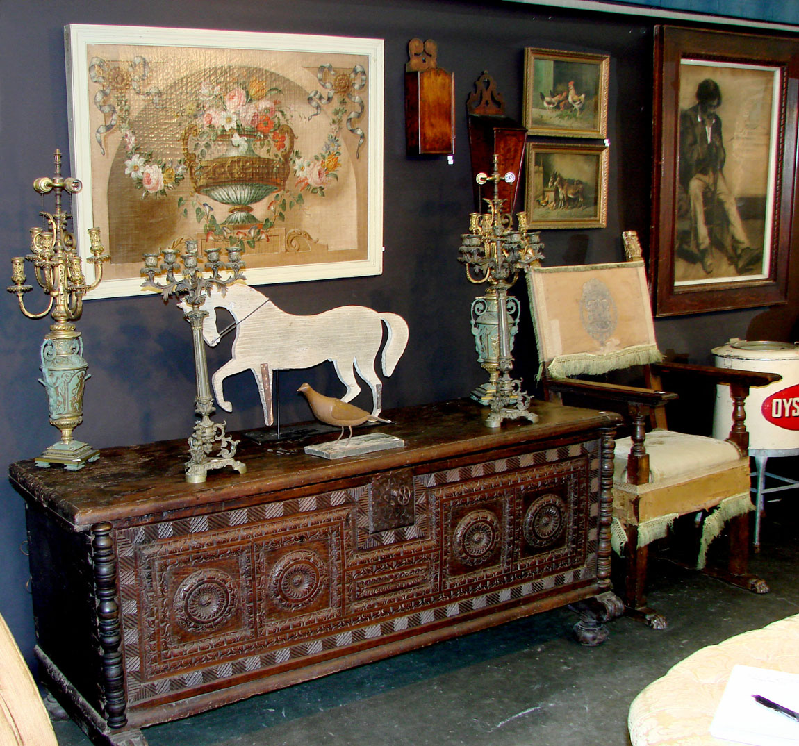 Holliston, Mass., dealer Mario Pollo always brings an eclectic selection of merchandise. The large heavily carved walnut chest, circa 1700–50, was priced at $ 2,350. Sold tags appeared in his booth just a few minutes after opening.