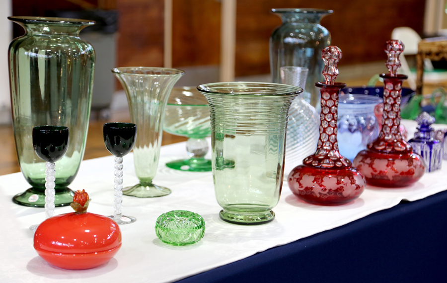Robert Sears and Harold Tither, Somers, Conn., laid out a nice selection<br>of early glass for shoppers to indulge. The dealers have been doing<br>the show for more than 30 years.