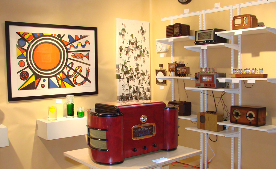 Palette Contemporary Art and Craft, Albuquerque, N.M., returned after a two-year absence with Calder lithographs, vintage radios, watches, jewelry and more.