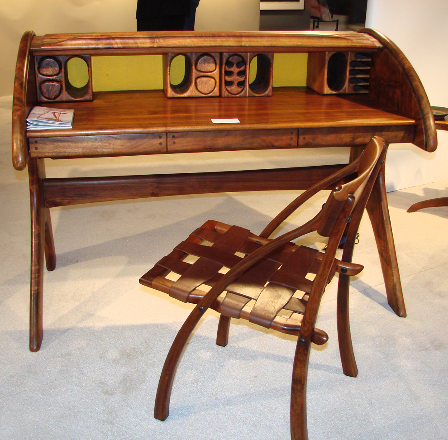 Moderne Gallery, Philadelphia, priced this “rolling desk”<br>made by Arthur Espernet Carpenter at $ 125,000.