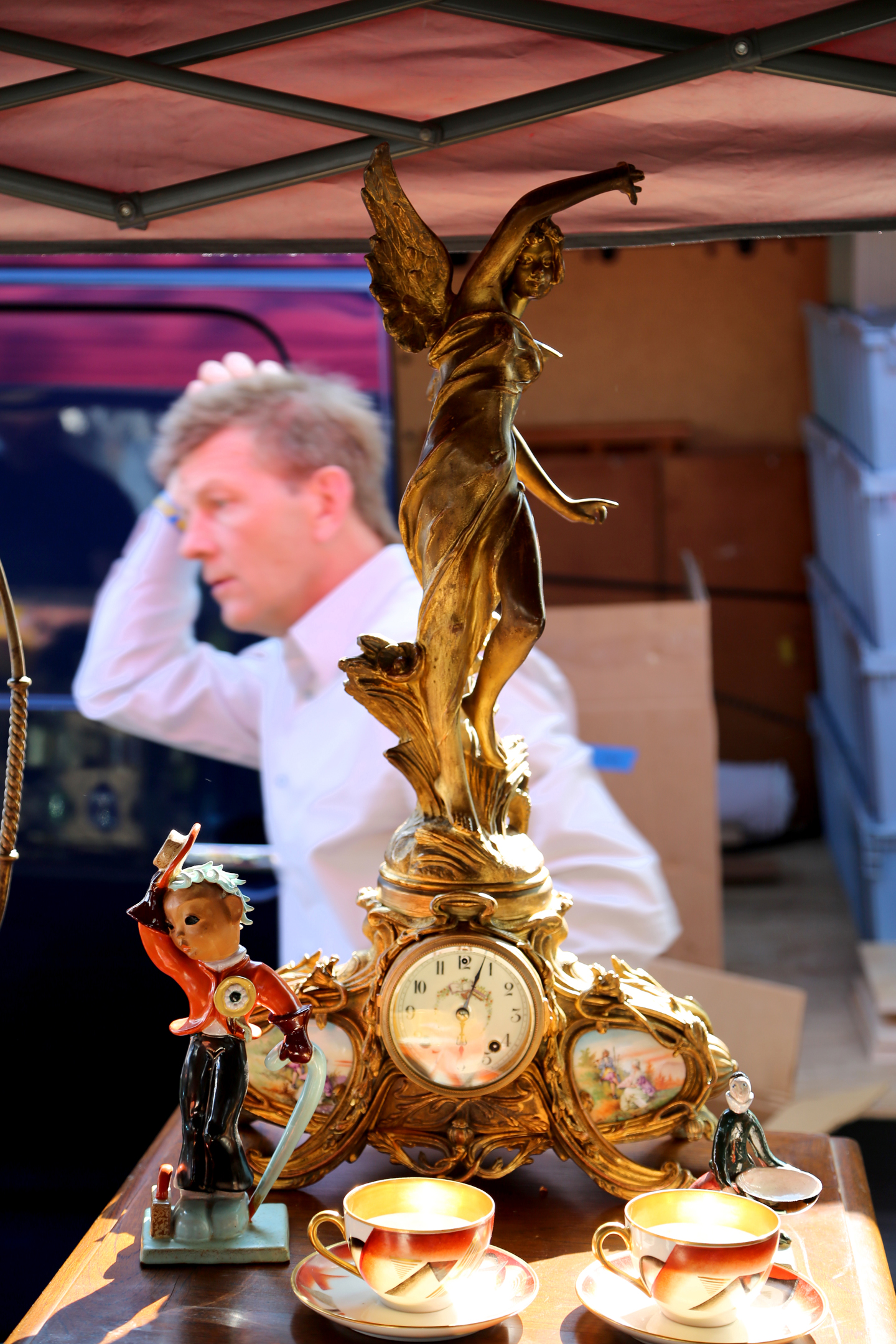 A gilt Ansonia clock on offer in the booth of Fred T. Parks, Monkton, Md.,<br>had original surface and fully restored workings. —May’s