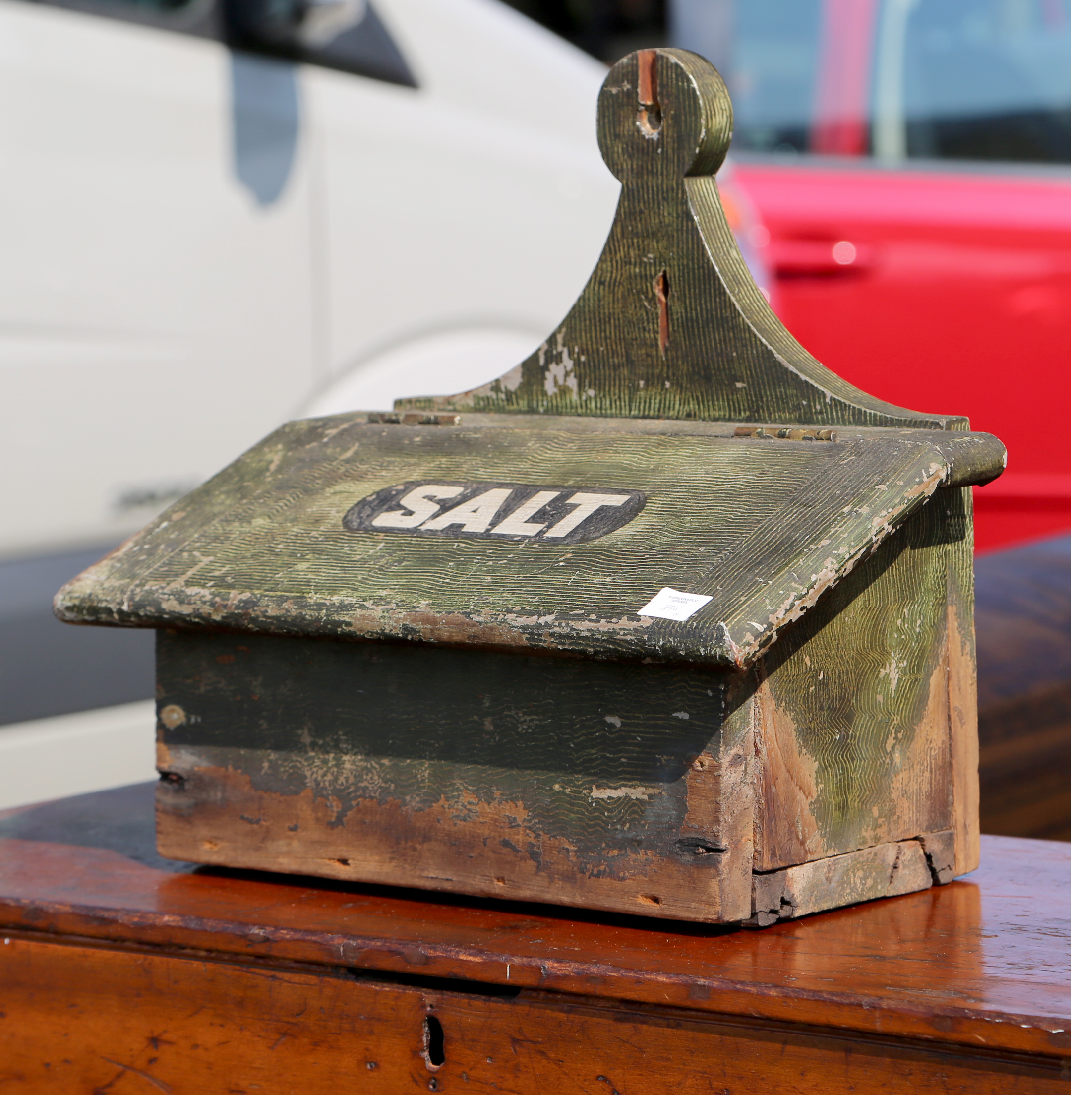 An American salt box at Stephen-Douglas Antiques, Rockingham, Vt.,<br>was made of pine and dated to the 1930s. —May’s