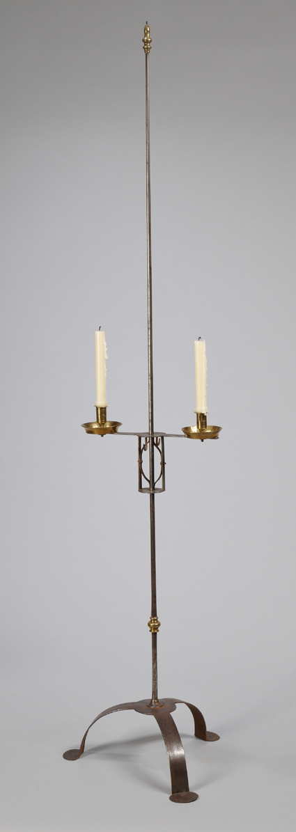 Eighteenth Century adjustable two-light stands are rare and desirable. One from the Meyer collection fetched $ 50,600 at Sotheby’s in 1996. Another at Christie’s made $ 63,000 two years later. Scranton, who got the 68-inch tall stand out of house in Norwich, Conn., promised to reveal the maker’s name to buyer David Wheatcroft, who paid $ 36,000, a bit less than expected.