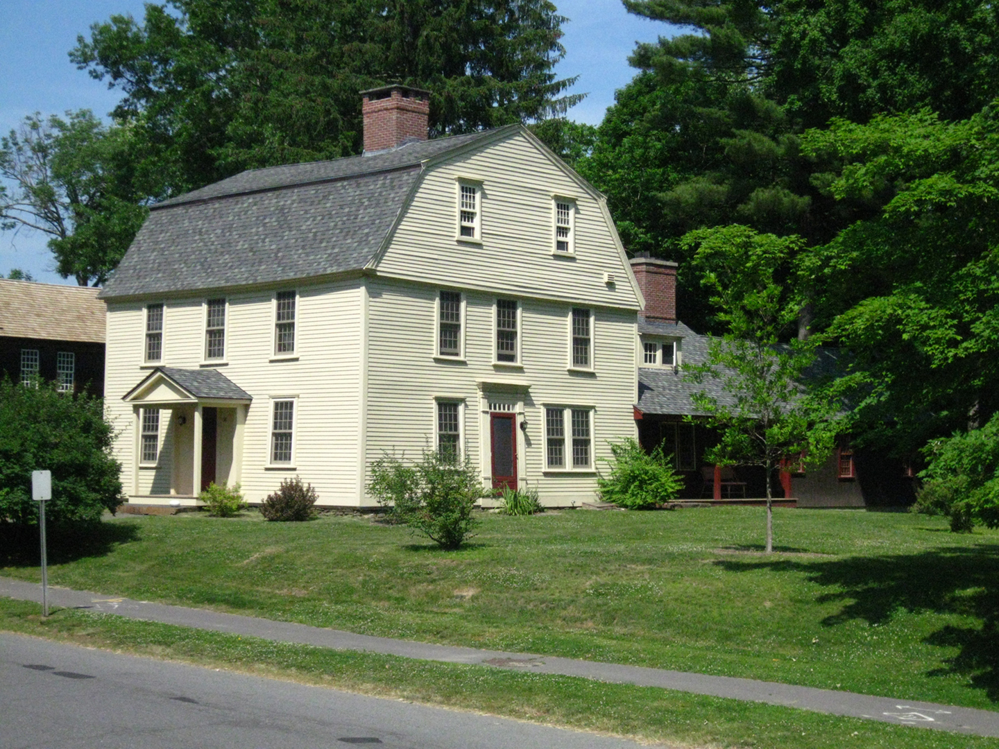 Nims house, Deerfield, Mass., 1722, 1792. Photo by William Flynt.