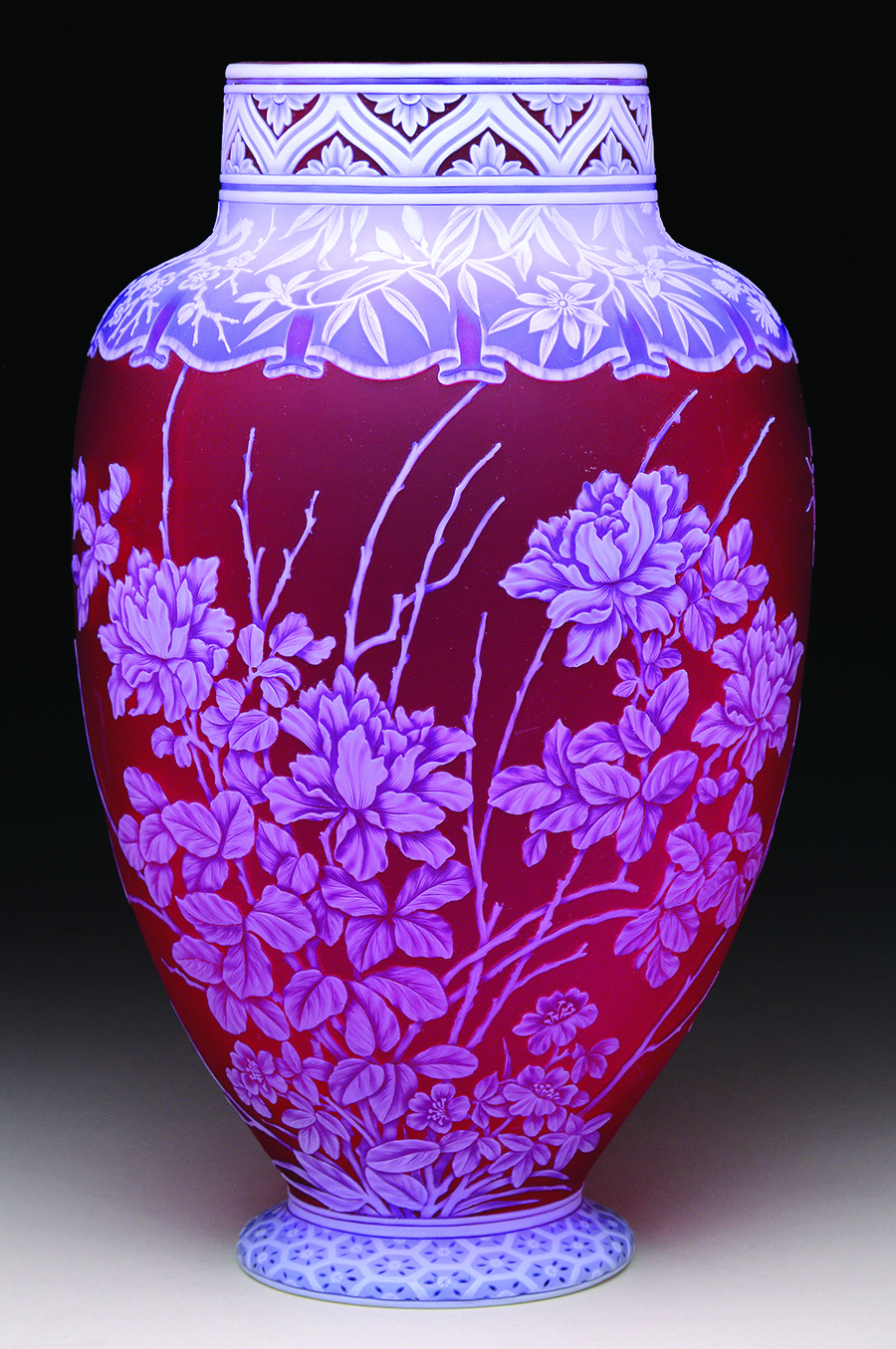 Julia’s glass and lamp division head Mike Fredericks said that he was pleased to see this exceptional Webb cameo vase, in deep red with detailed carving, reach $ 33,180. He said that the market for Webb has been soft lately, but this piece brought well over its high estimate of $ 22,500.