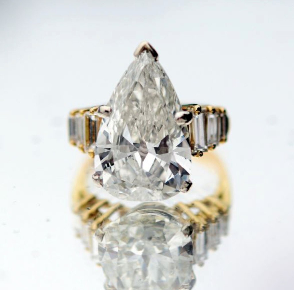 With a GIA certificate, an impressive gold ring with a 7.93-carat pear-shaped diamond was the highest priced item in the sale. Finishing at $57,500, it was one of numerous pieces of jewelry on offer.