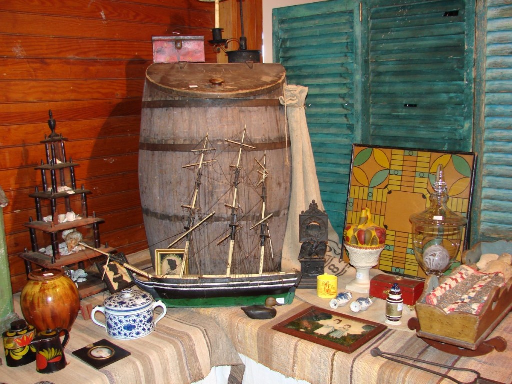 Stephen-Douglas Antiques, Rockingham, Vt., and Walpole, N.H., was set up in a large booth in the barn with a selection of Americana, along with early ceramics, folk art and more.