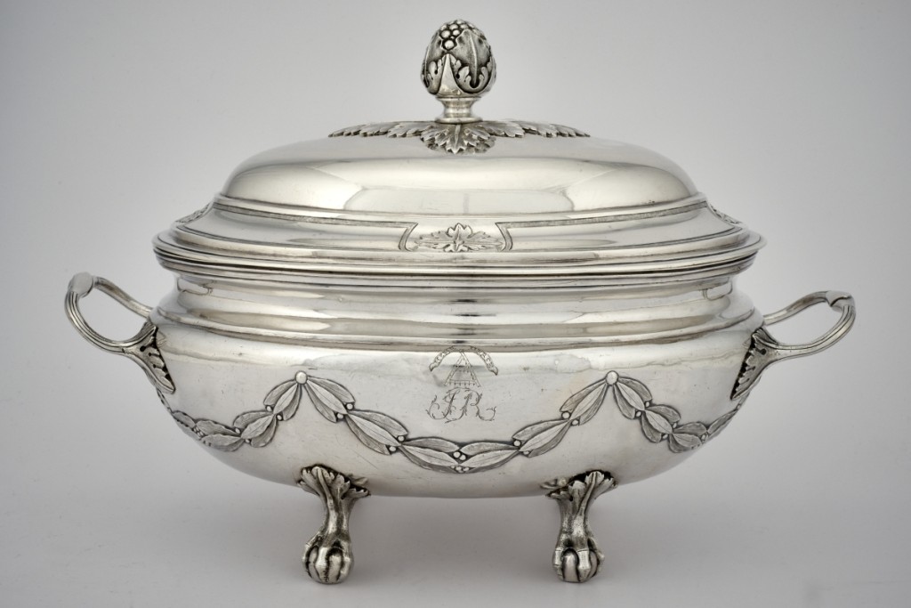 Tureen with the crest of the Hertel de Rouville family by Laurent Amiot (1764–1839), 1793–94. Silver. This vessel by a Paris-trained smith was hailed as the most significant piece of Canadian silver when Waddington’s offered it in 2015.