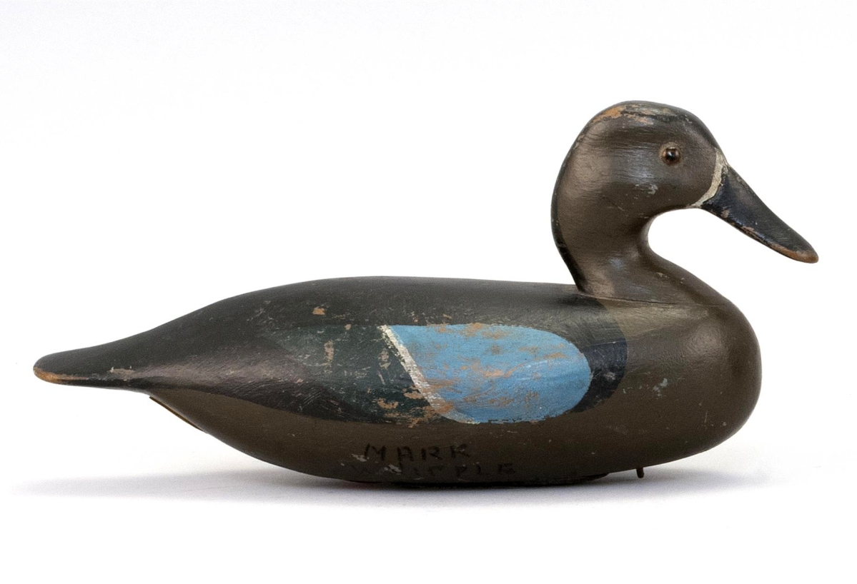 This circa 1917 blue-winged teal hen by Mark Whipple of Bourg, La., attained $19,200 against the $1,5/2,500 estimate.