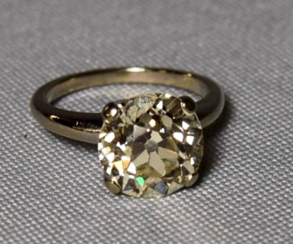 The top lot of the sale was this diamond solitaire engagement ring, weighing in at approximately 3.75 carats, old mine cut, in a 14K white gold setting. Interest from the floor opened bidding at $6,500. With spirited bidding on the floor and phones, the ring achieved $13,800, selling to a customer at the sale.