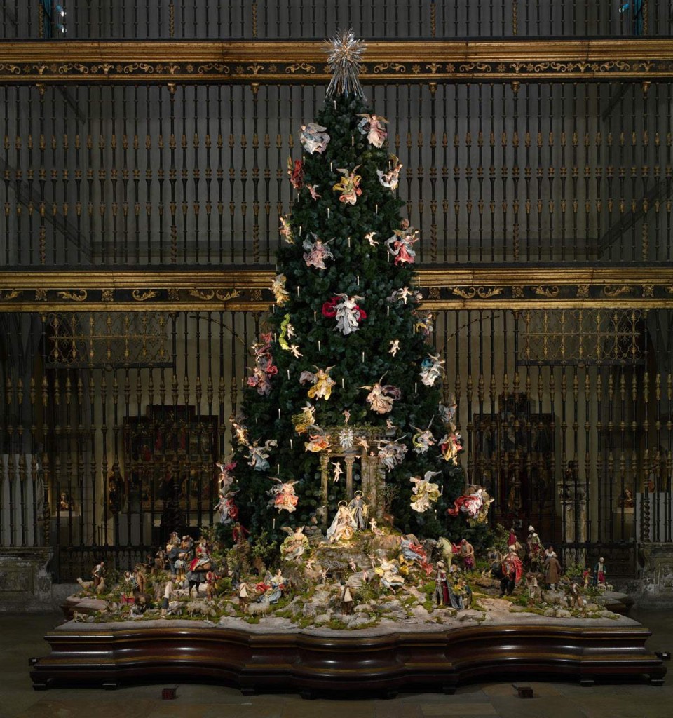 The magnificently lit, 20-foot blue spruce looms over a vivid Eighteenth Century Neapolitan Nativity scene. Tree-lighting ceremonies take place at 4:30 pm daily, with additional ceremonies on Fridays and Saturdays at 5:30 and 6:30 pm.