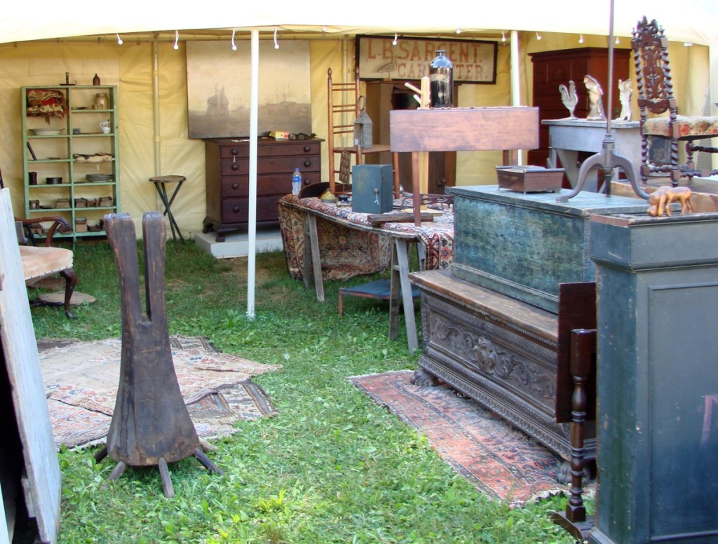 Probably the most unusual item on the field was the tall blue piece on the left with fitted feet. We’d suggest you guess, but it is unlikely that you would get it right. According to Ian McKelvey, it was a Nineteenth Century insemination stand used for breeding mares, and he priced it at just $145.