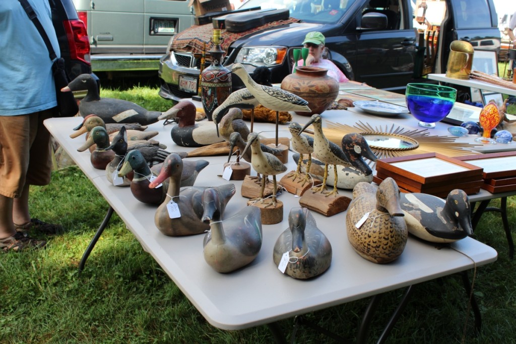 Wayne Barron, Cambridge, Mass., likes the sculptural quality of duck decoys, regardless of whether he knows the name of the maker. His Dealer’s Choice booth offered a variety of duck and shorebirds, all priced modestly to sell.