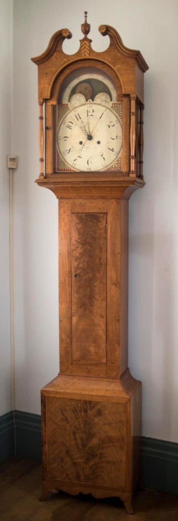 The top lot of the sale was a Hepplewhite William Gorgas #9 tall case clock, which topped out at $13,800. The clock featured a painted iron dial, walnut and crotch walnut case, and was made in Mount Pleasant, Penn., dated 1800–15. It was inlaid with herringbone and a distinctive vine, leaf and dot design.
