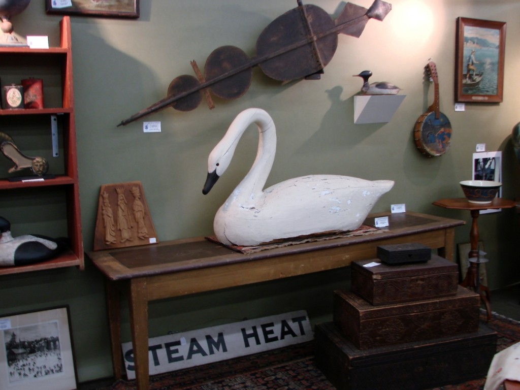 There were several nice decoys at the show, including this large white swan, in the booth of MG Art & Antiques, Merrimac, Mass.