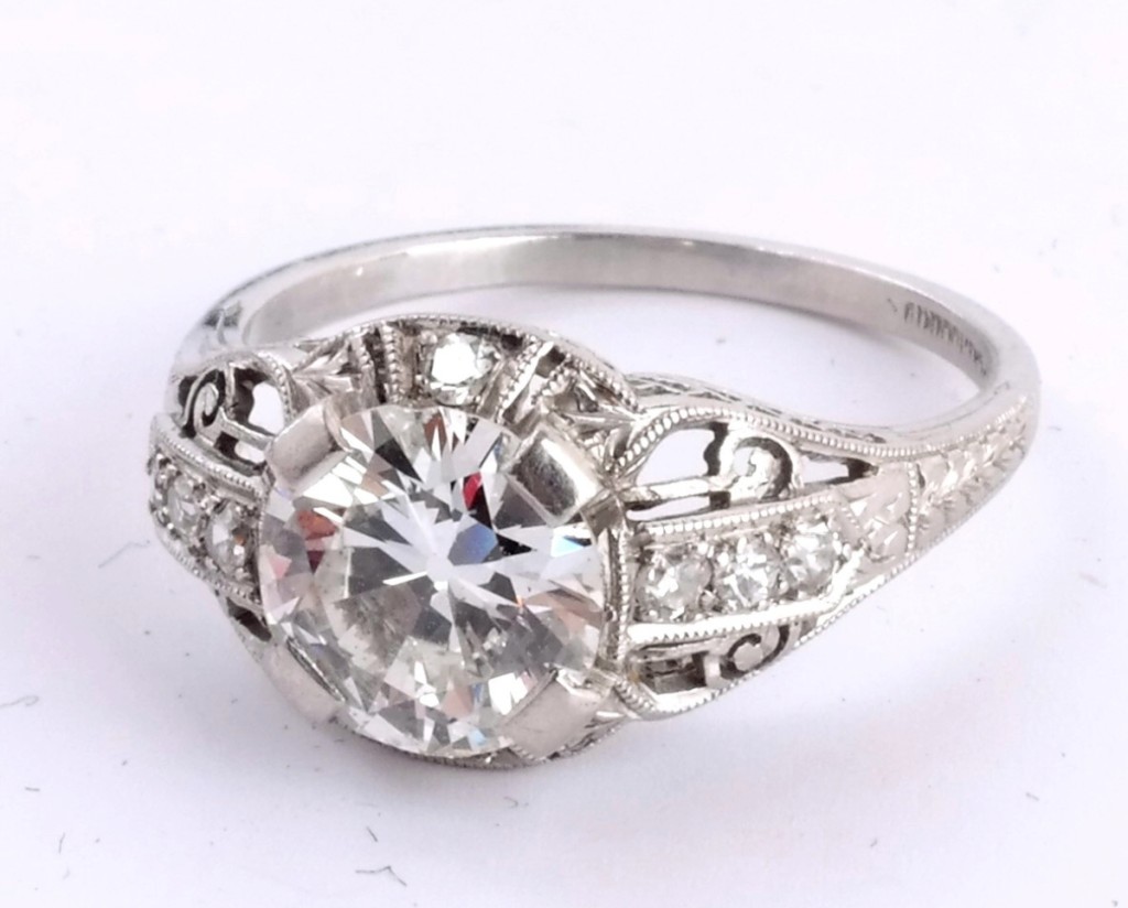 Roland diamond ring