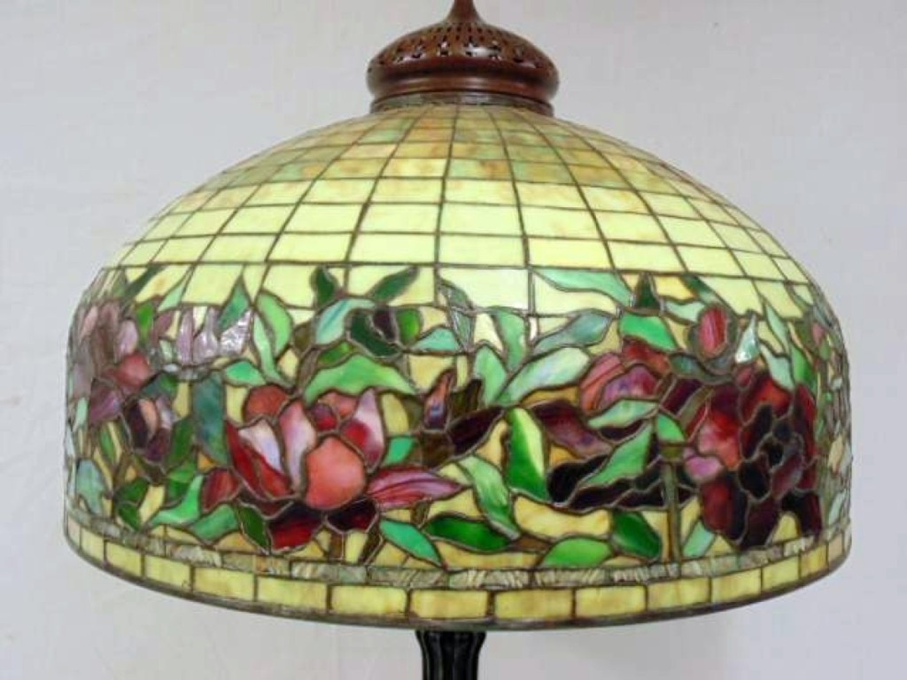 AB Hudson Valley Tiffany Repro Lamp