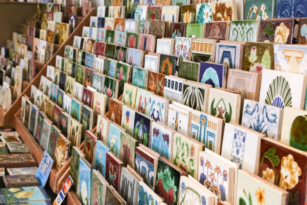 Unique among the crowd of dealers was Sandie Fowler of Antique Articles, Dunstable, Mass., who specializes in original American and European ceramic tiles from 1650 to 1930. —New England Motel
