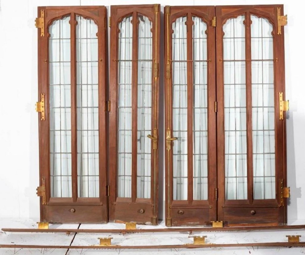 When Frederick Brewster’s “Edgerton” house was dismantled and auctioned in the 1960s, a gentleman bought a portion of it and stored it in his New Haven carriage house until it was brought to sale here. The top lot was this group of four interior walnut leaded glass doors, which took $4,125.