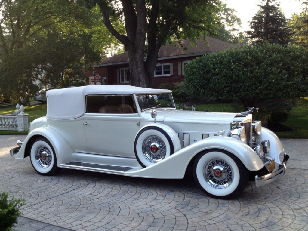 About this 1934 Packard Victoria, Bill Windham said, “For those who want a true classic car with none of the hassle, this Packard custom is for you,” and a bidder agreed, paying $134,750 for the privilege of owning this elegant ride.