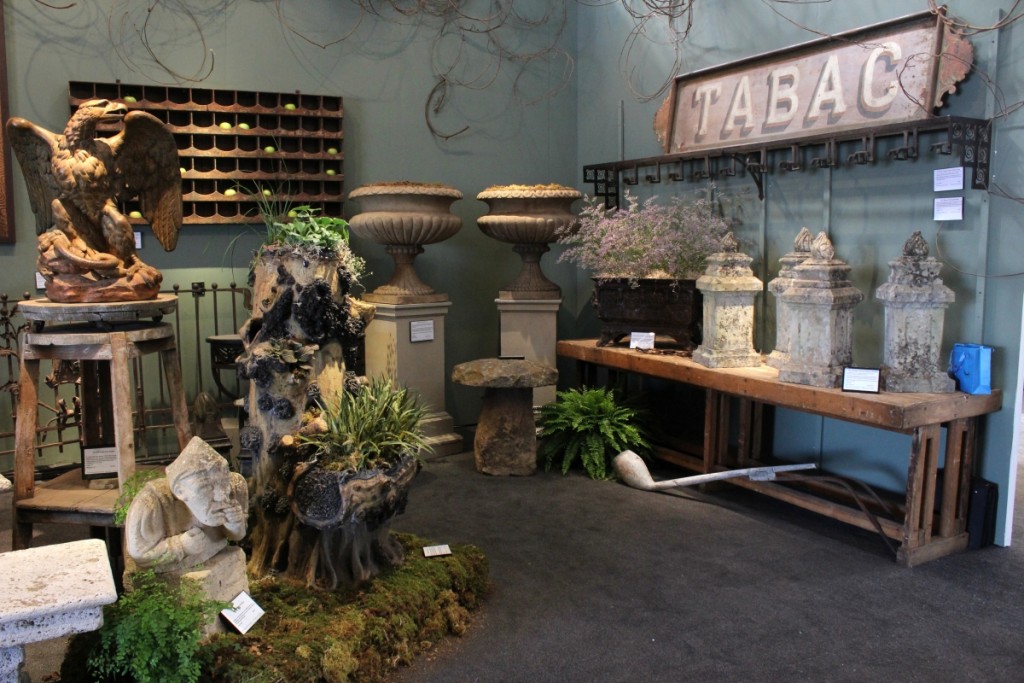 Finnegan Gallery, Chicago, is about the only exhibitor to concentrate on garden furniture, ornaments and architectural items.