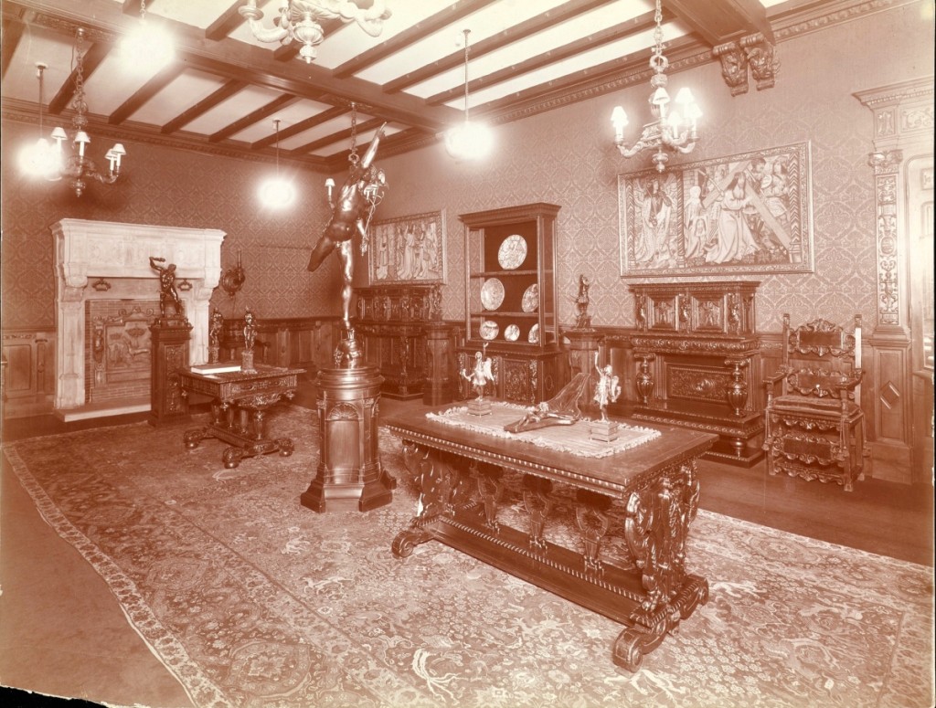 An undated photograph of a showroom of Duveen Brothers Gallery at 720 Fifth Avenue, New York City. Getty Research Institute, Los Angeles.