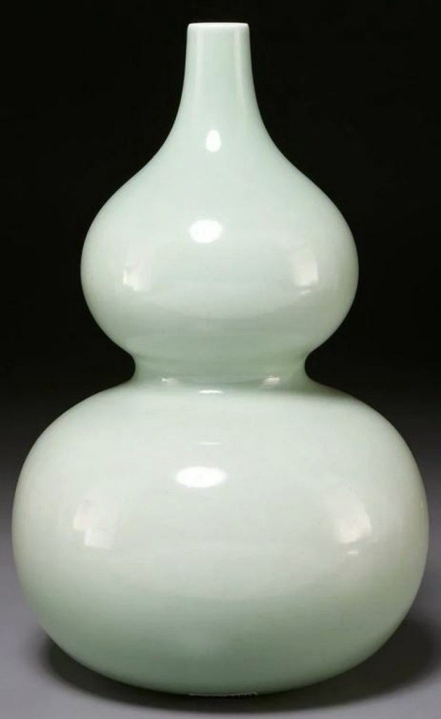 This celadon double gourd vase was the top lot among the Asian offerings, selling for $32,500. It featured an underglaze six-character Kangxi mark to underside and sold to a Chinese buyer.