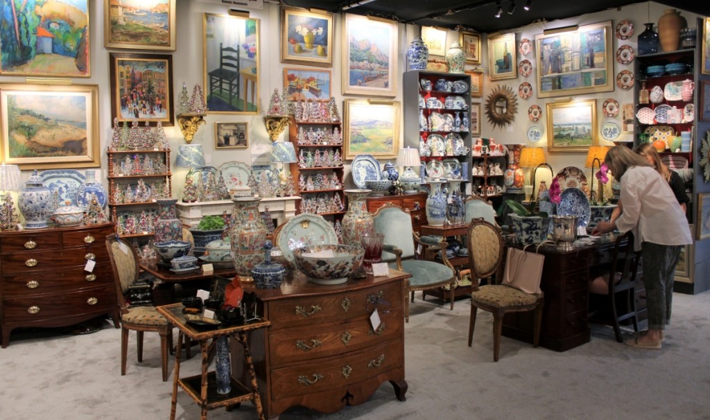 Lynda Willauer Antiques, Nantucket, Mass.
