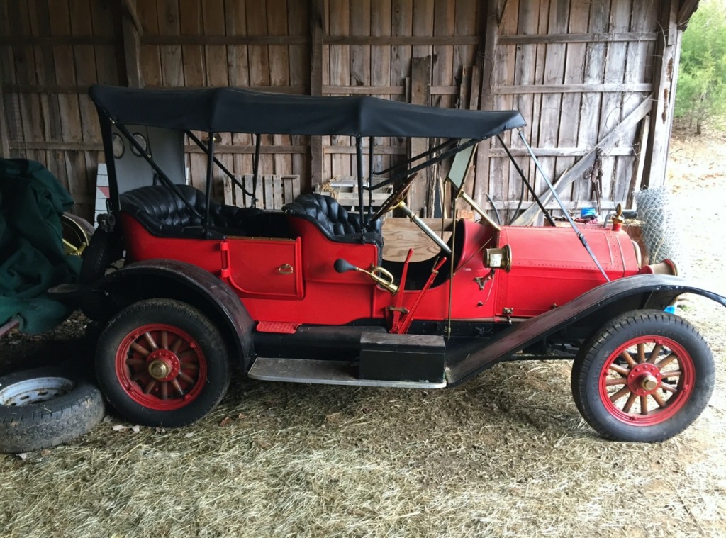The weekend’s highest selling lot was this 1912 Cadillac Model 30 touring car that realized $22,230. It is one of the oldest Cadillacs in the state of Virginia.