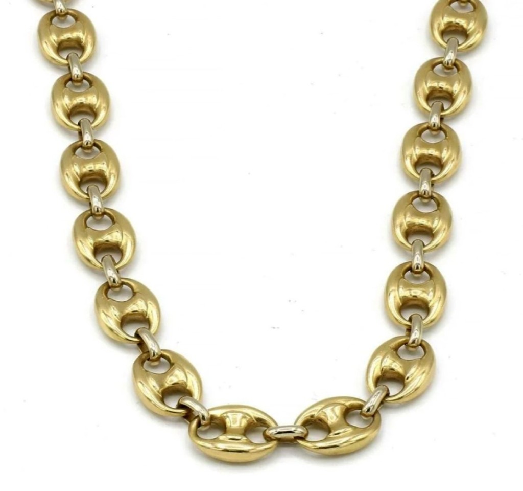 Vintage Gucci 18K gold mariner link necklace, 36 inches long, sold for $5,500 to a LiveAuctioneers bidder by Market Auctions, Inc. Image: courtesy LiveAuctioneers and Market Auctions, Inc.
