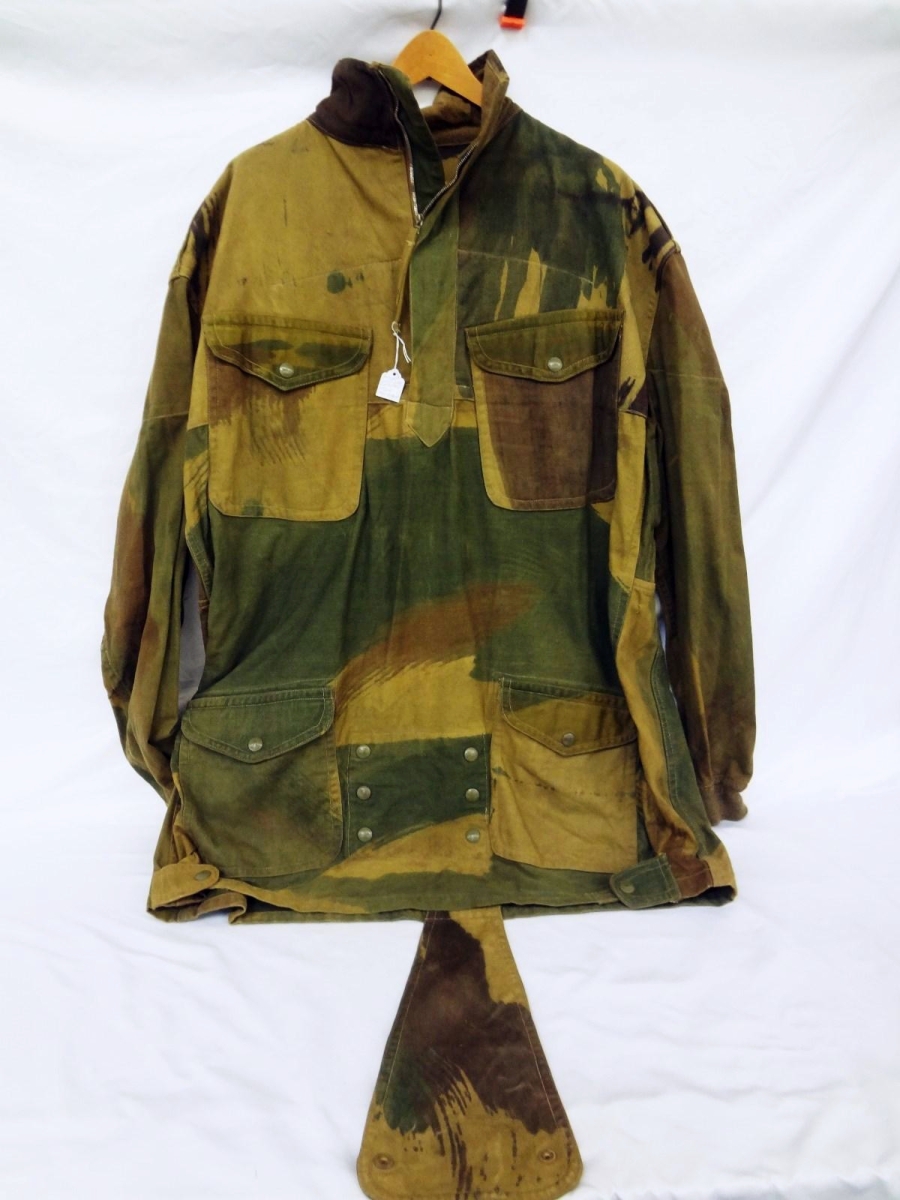 Bringing the second highest price in the sale — $2,142 from a private collector — was this World War II British Airborne smock, circa 1942. Tharp said it was from a private collector who collects military antiques; it is going into another private collection. Tharp said it was of an unusually large size, which was the reason it generated so much interest ($200/300).