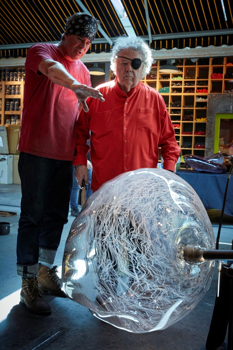 James Mongrain and Dale Chihuly at The Boathouse hotshop, Seattle, Wash. © Chihuly Studio. All Rights Reserved. Photo Scott Mitchell Leen.