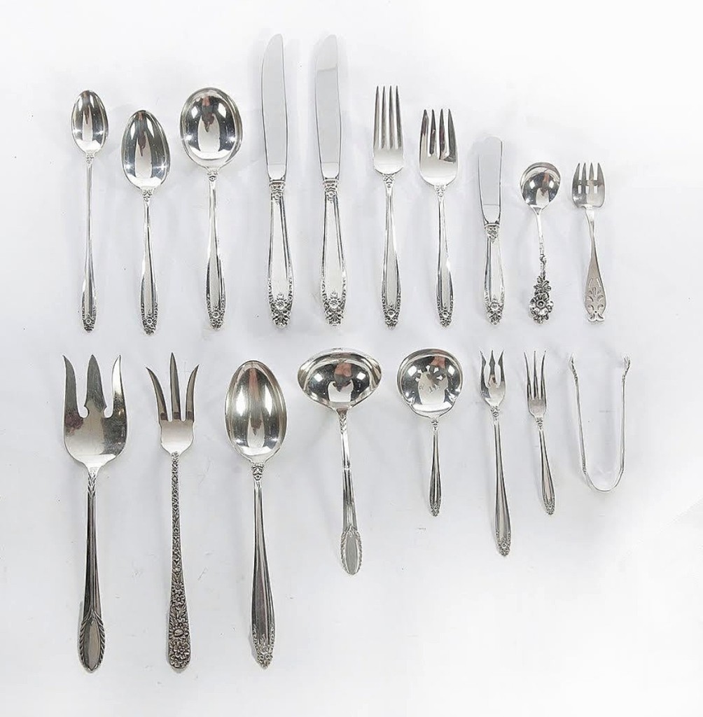 This nearly 200-piece set of International sterling flatware and serving pieces in the Prelude pattern was the first lot to cross the block and got the sale off to a strong start, bringing $2,280 from a bidder in the room ($2/2,500).