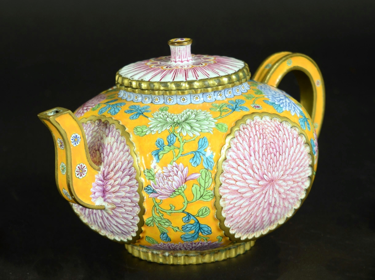 “That was a shock…it took us all by surprise,” Biermann said about this modern Chinese teapot that brought $4,537 against a $200/300 estimate. Biermann said they had examined it carefully and were convinced it was not old.