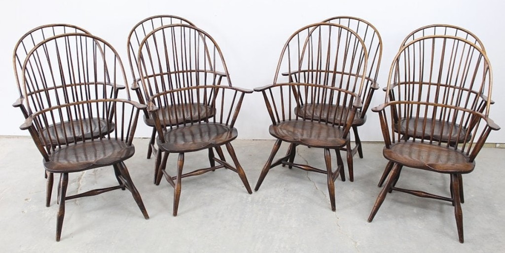 The top price in the sale was $4,200, which an online buyer paid for this set of eight Windsor sackback arm chairs ($400-$1,200).