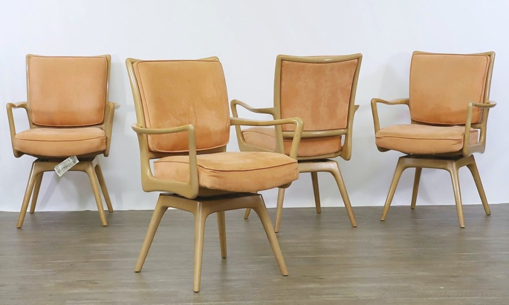 Outside of the De Sede sofa, no designer grossed more than Vladimir Kagan in the sale. Twelve of the designer’s swivel armchairs in maple were broken up into three lots and cumulatively brought $7,627.