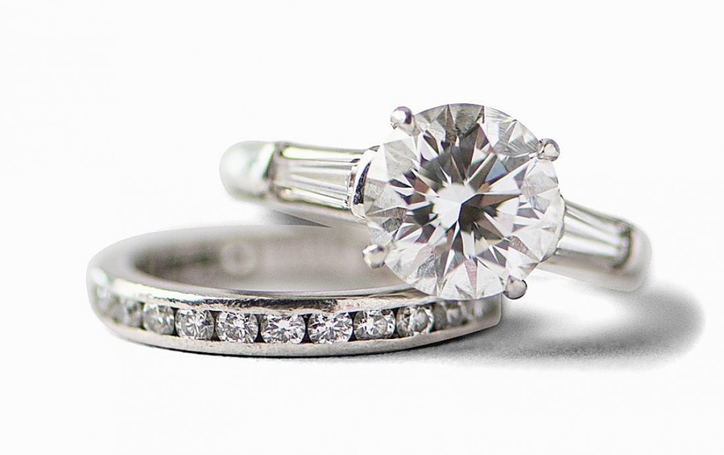 A Tiffany & Co platinum diamond ring and band reached $53,125. The 3.1-carat diamond was rated D and VS1 for clarity. The set was boxed with original papers from Tiffany & Co.