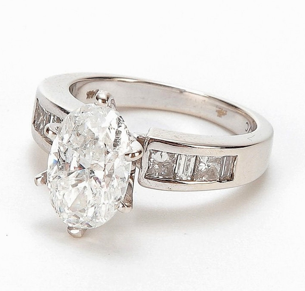Jewelry lots were led by this 2.70-carat 14K white gold diamond solitaire ring with oval center stone. “That was a wonderful estate piece with great style,” Jeffers said of the ring, which a private collector in New York State took for $8,750 ($9/11,000).