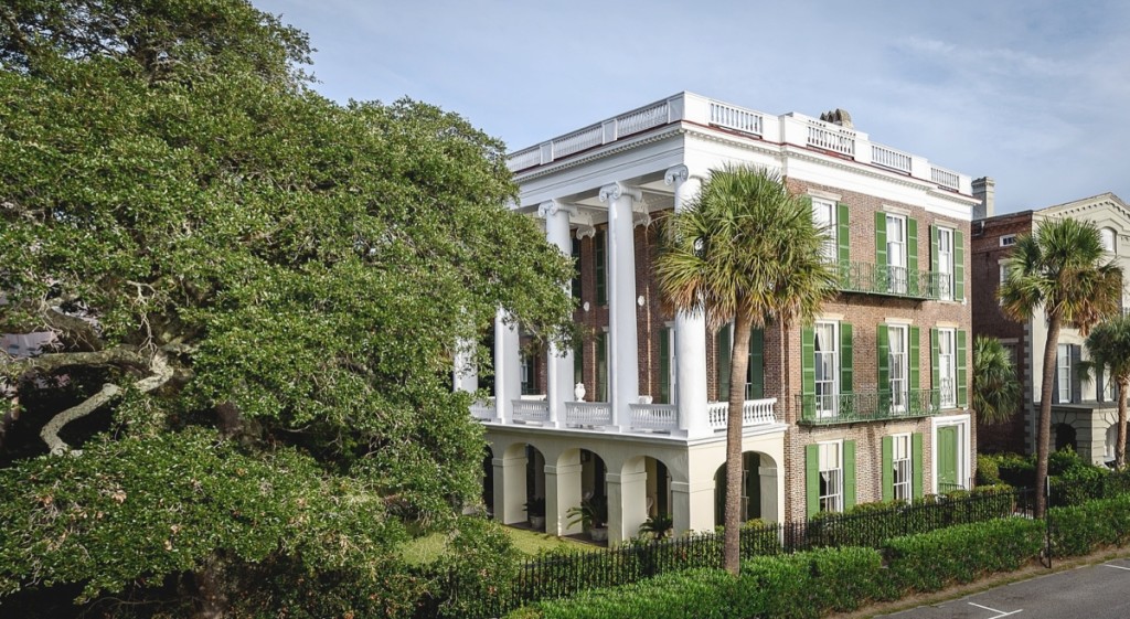 Roper House, erected on Charleston’s High Battery, was the first historic house purchased by Richard H. Jenrette in 1968. Built for Robert William Roper, it was completed in 1838 and is an outstanding example of Greek Revival architecture.