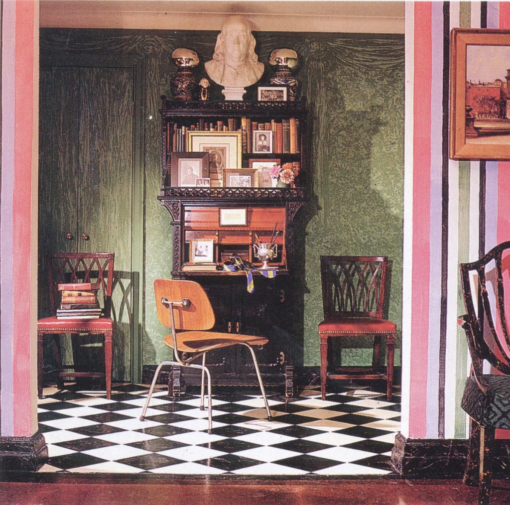 Jayne’s first apartment on Washington Square. The stripes and other decorative paint updated the prewar architecture of the rooms. Photo Andrew Garn.