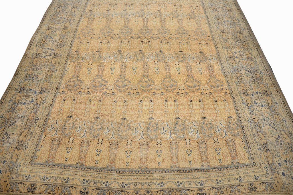 Helping no doubt to push this Oriental carpet to $26,880 from a $4/8,000 estimate was its provenance. The 20-foot-6-inch-by-30-foot-6-inch carpet had done duty in the Greenwich, Conn., home of actor Mel Gibson.