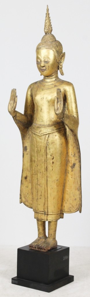 A local collector, bidding in the room, acquired this 46-inch-tall Eighteenth Century carved and gilded temple Buddha for $8,625. It had been a gift to the chairman and CEO of Sheraton Hotels in 1989 by the president of the Association for the Propagation and Promotion of Objets d’Art of Thailand ($5/10,000).