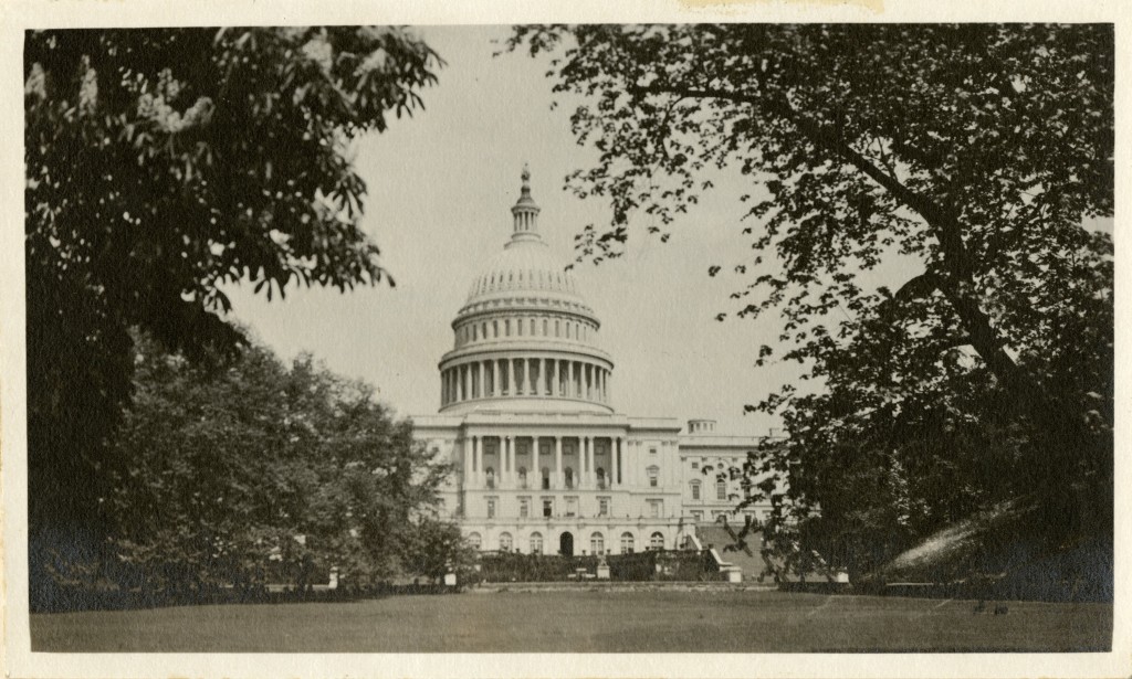 United States Capitol (Washington, D.C.) by Martin A Gruber. Smithsonian Institution Archives, Record Unit 7355, Martin A. Gruber Photograph Collection, Image No. SIA2010-1939.